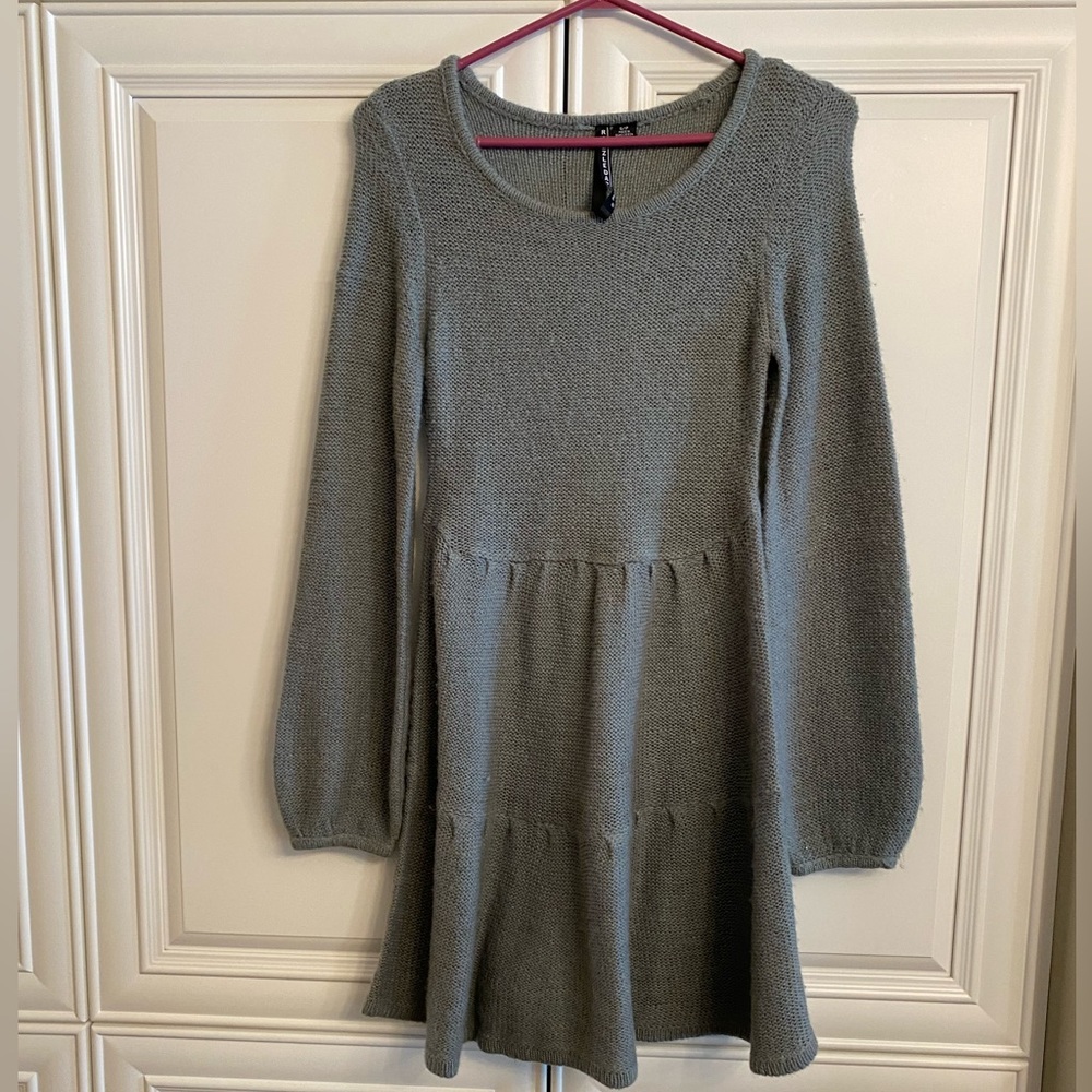 Razzle Dazzle Size Small Grey Scoop Neck Long Sleeve Sweater Dress Fit & Flare